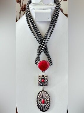 Gunmetal Gray Choker,Triple row beaded chain,silver concho,red stones,Western